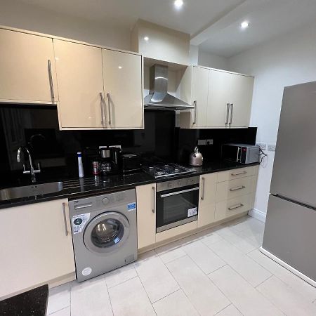 4 Wharncliffe Drive Ξενοδοχείο Hanwell Εξωτερικό φωτογραφία