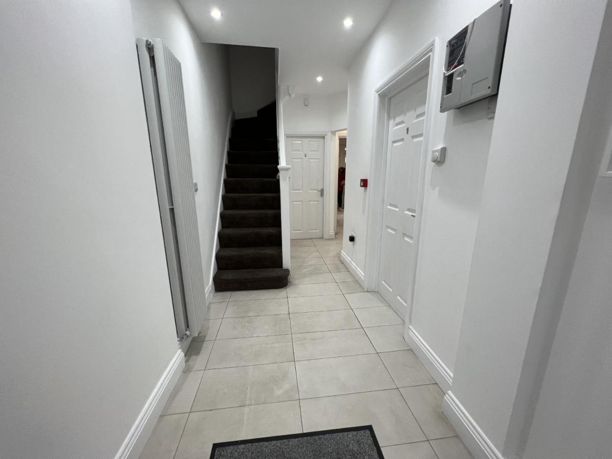4 Wharncliffe Drive Ξενοδοχείο Hanwell Εξωτερικό φωτογραφία
