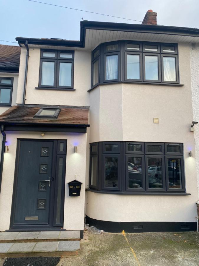4 Wharncliffe Drive Ξενοδοχείο Hanwell Εξωτερικό φωτογραφία