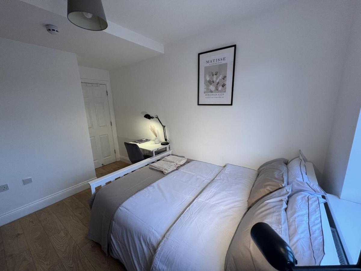 4 Wharncliffe Drive Ξενοδοχείο Hanwell Εξωτερικό φωτογραφία