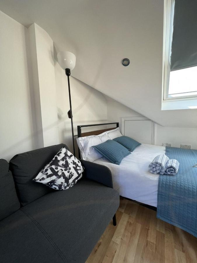 4 Wharncliffe Drive Ξενοδοχείο Hanwell Εξωτερικό φωτογραφία