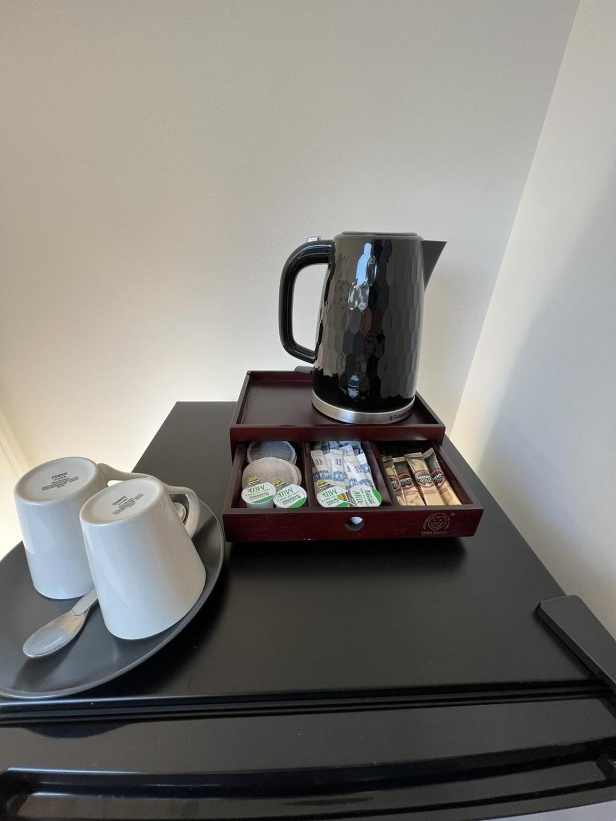 4 Wharncliffe Drive Ξενοδοχείο Hanwell Εξωτερικό φωτογραφία